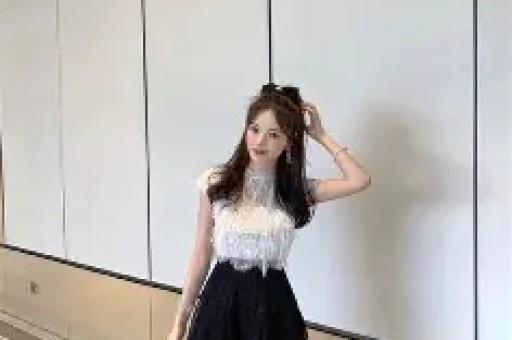 模特张曦雯脚踩高跟筒靴写真这腿真是极品霸气十足的御姐