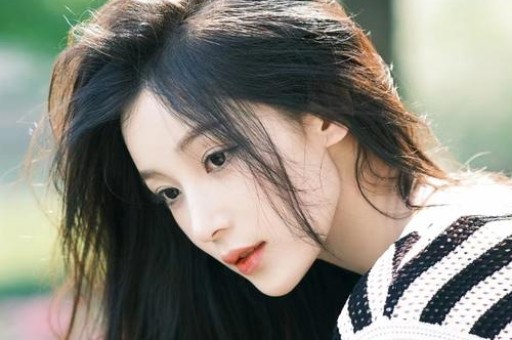 娱乐圈爆红真相揭秘：字母女星讨好网红王安宇插足刘学义升咖搭上杨幂朱正廷新恋情被曝光